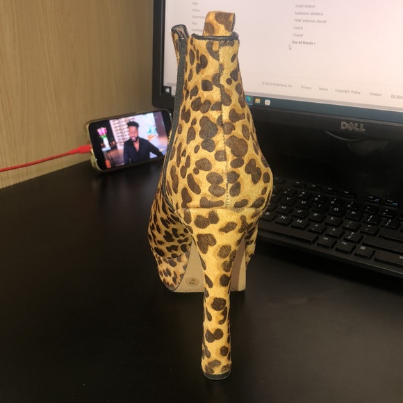 Vince Camuto baileys honey/ black leopard print pony platform booties - Picture 3 of 5